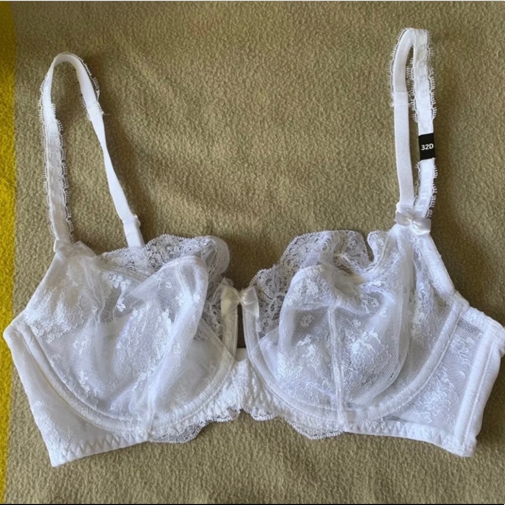 White lace bra 🤍❤️‍🔥